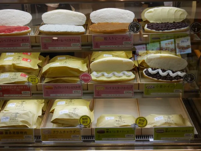 陳列棚（コメダ謹製 やわらかシロコッペ）