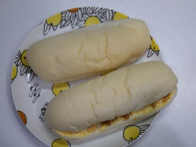鶏そぼろたまごと明太マヨポテサラ（コメダ謹製 やわらかシロコッペ）