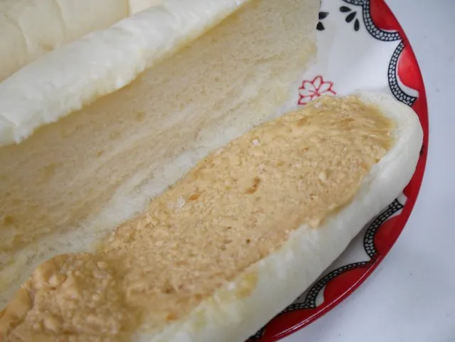 粒入りピーナッツ味（コメダ謹製 やわらかシロコッペ）
