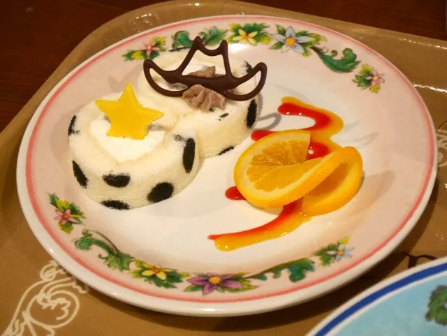 クリームロールケーキ ウッディハット（カフェ・ポルトフィーノ）
