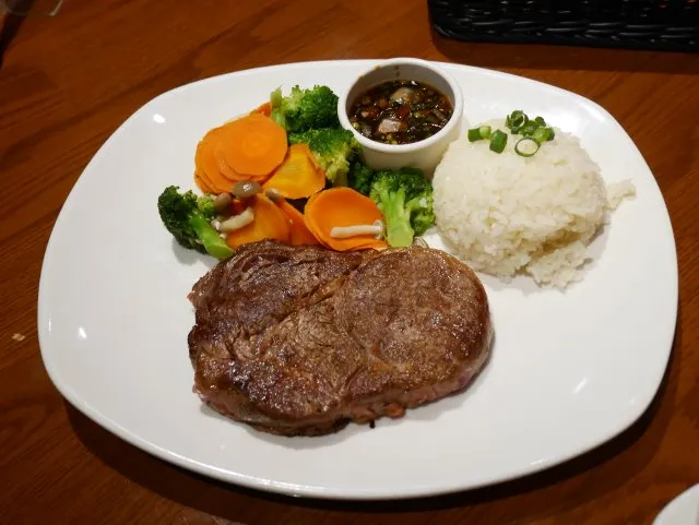 リブアイステーキ（OUTBACK STEAKHOUSE）