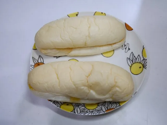 愛媛県産・清見オレンジと粒入りピーナッツ（コメダ謹製 やわらかシロコッペ）