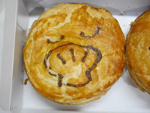 小柱と小エビのエビクリーム（Pie face）
