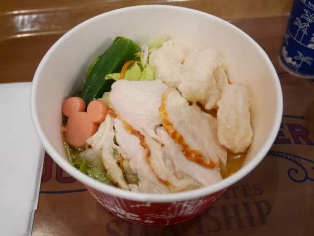 チキンと海老の冷やし麺(ドックサイドダイナー)