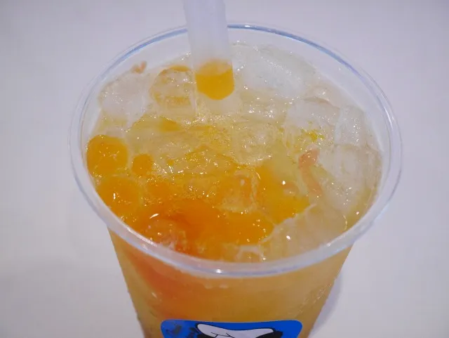 スパークリングタピオカティー（マンゴー＆シトラス） 上面（トゥモローランド・テラス）