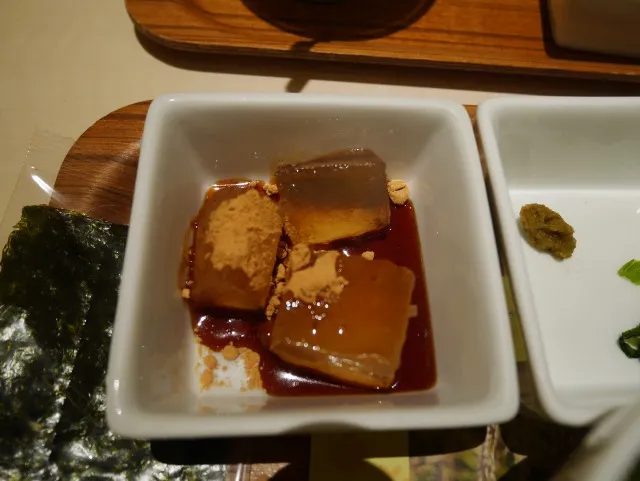わらび餅（ナナズグリーンティー）