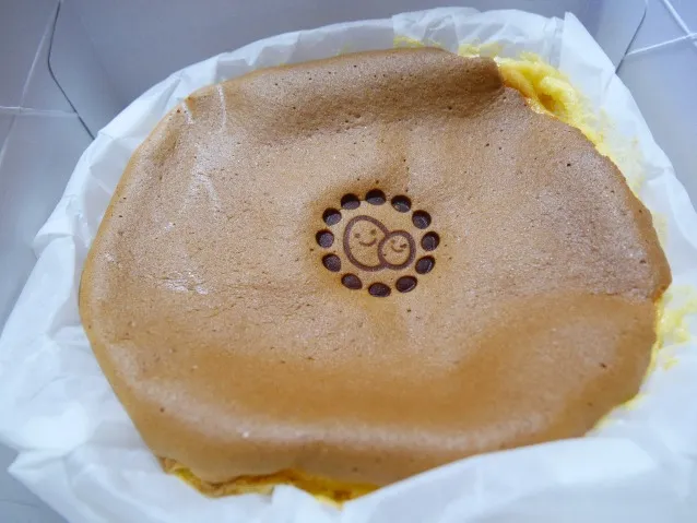 じゅわっと半熟たまごカステラ（たまごファミリー）