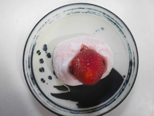 いちご大福 上面（STRAWBERRY MANIA）