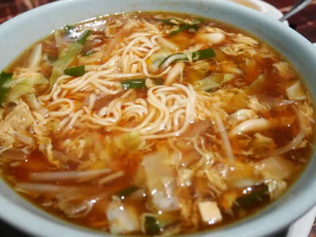 酸辣湯麺 アップ(青龍門)