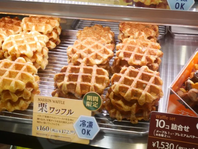 栗ワッフル 店頭(マネケン)