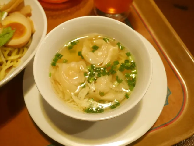 海老ワンタン玉子スープ(ヴォルケイニア・レストラン)