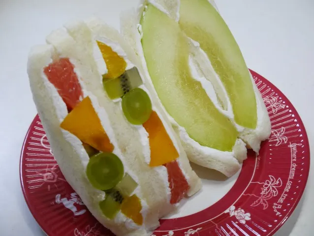 フルーツサンドとメロンサンド(IMANO FRUITS FACTORY)