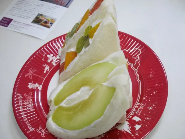 フルーツサンドとメロンサンド（IMANO FRUITS FACTORY）