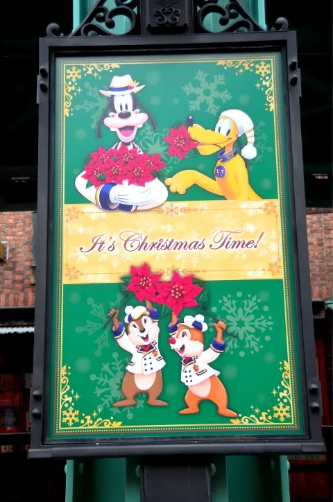 グーフィー、プルート、チップ、デールの看板（ディズニー・クリスマス 2019）
