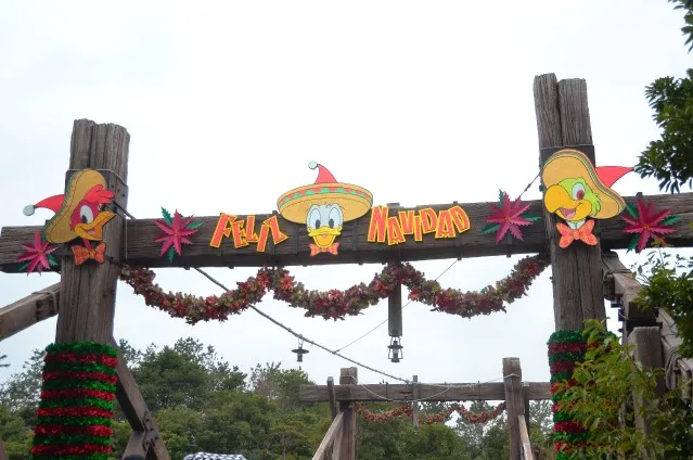 ロストリバーデルタの橋「FELIZ NAVIDAD」（ディズニー・クリスマス 2019）