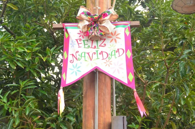 FELIZ NAVIDAD旗（ディズニー・クリスマス 2019）