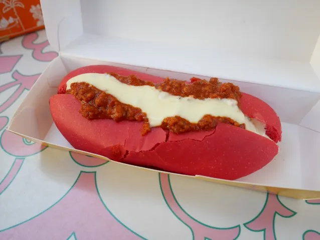 チーズとミートソースのホットドッグ(リフレッシュメントコーナー)