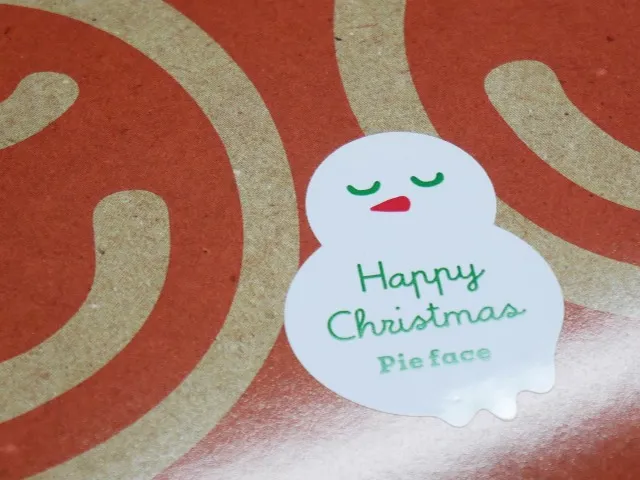 箱の雪だるまシール(Pie face)