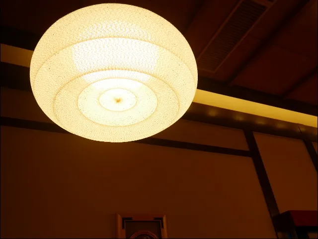 店内照明（すき焼 人形町 今半）