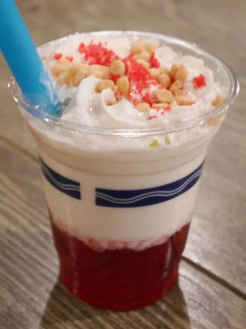 デザートカクテル（ストロベリーリキュール＆チーズクリーム）（ミゲルズ・エルドラド・キャンティーナ）