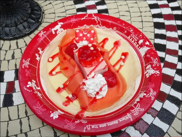 ストロベリーチーズブラウニークレープ（カフェ・オーリンズ）