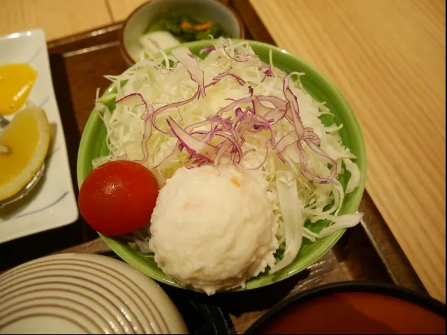 ポテサラつきキャベツ(とんかつ 和幸)
