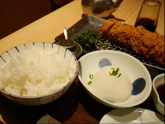 丸太ひれかつ御飯 御飯と大根おろし(とんかつ 和幸)