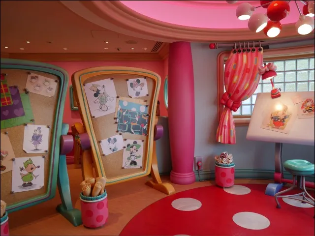デザインスケッチ作業場(ミニーのスタイルスタジオ)