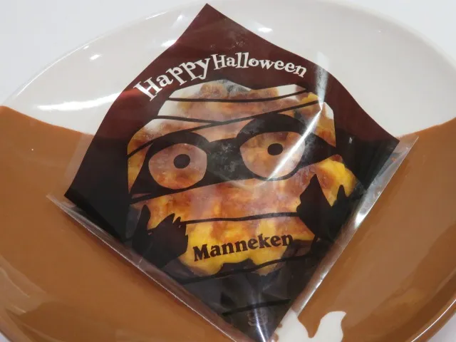 メロンパンの皮をかぶったチョコワッフル 包み紙(マネケン)