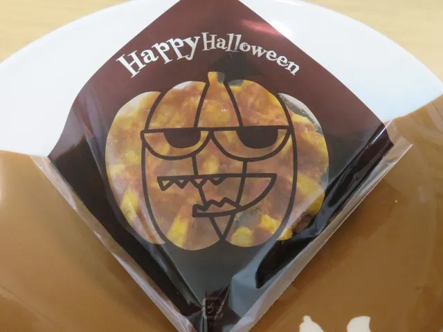 メロンパンの皮をかぶったチョコワッフル 包み紙（マネケン）