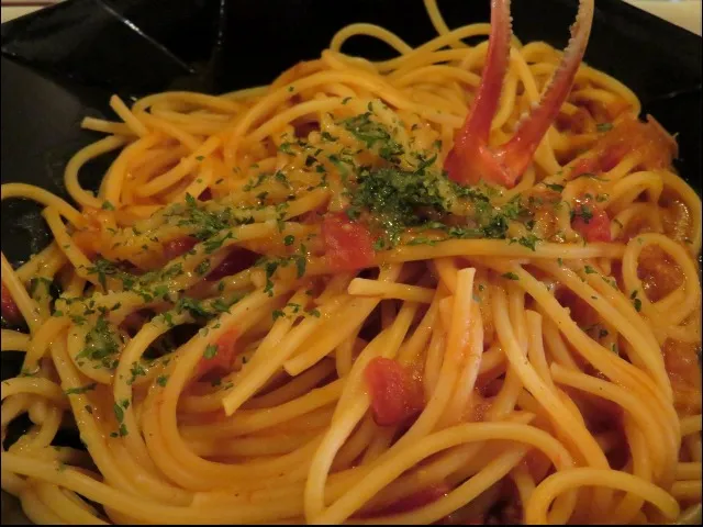 スパゲッティ、カニのトマトクリームソース アップ（ザンビーニ･ブラザーズ･リストランテ）