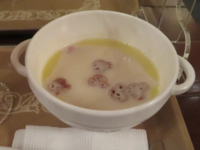 白インゲン豆のスープ(カフェ・ポルトフィーノ)