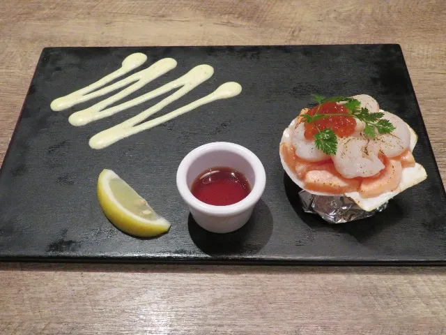 サーモンと帆立の炙りカルパッチョ(RED LOBSTER)