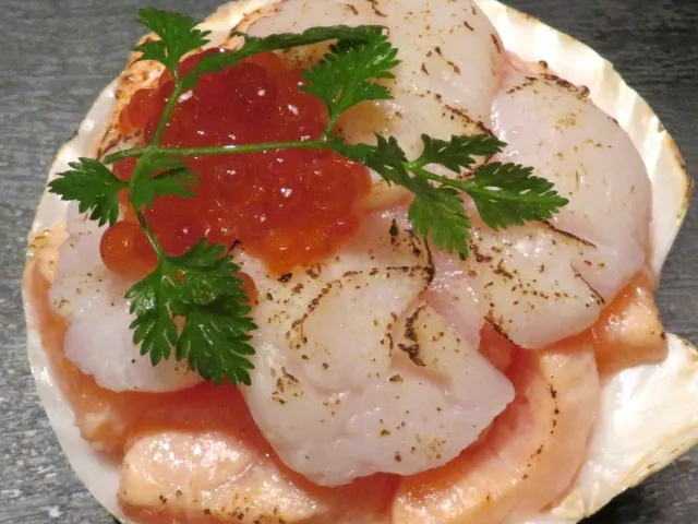 サーモンと帆立の炙りカルパッチョ アップ（RED LOBSTER）