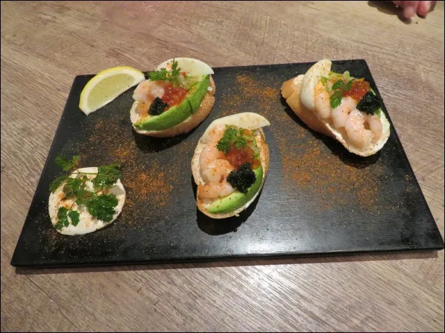 イクラとキャビアのジュエル・スモーブロー(RED LOBSTER)