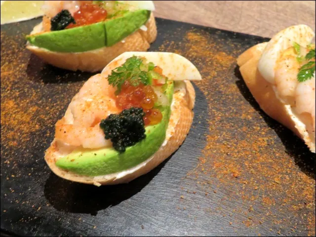 イクラとキャビアのジュエル・スモーブロー アップ(RED LOBSTER)