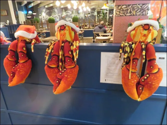 サンタ帽ロブスターぬいぐるみ(RED LOBSTER)