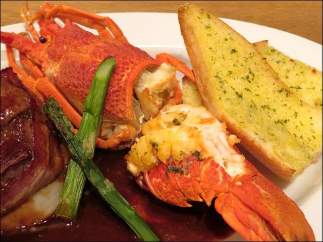 スパイニーロブスター＆フィレ肉のトゥルヌド ～トリュフ風味～ ロブスターアップ（RED LOBSTER）