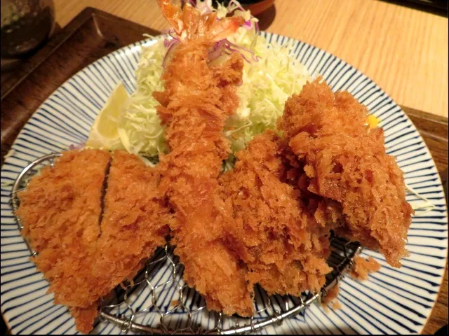 かき盛合せ御飯 かつ皿(とんかつ 和幸)