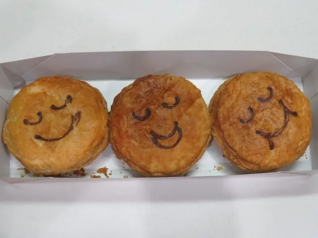 チキンマッシュルーム、じゃがいものクラムチャウダー、アボカドハンバーグ(Pie face)