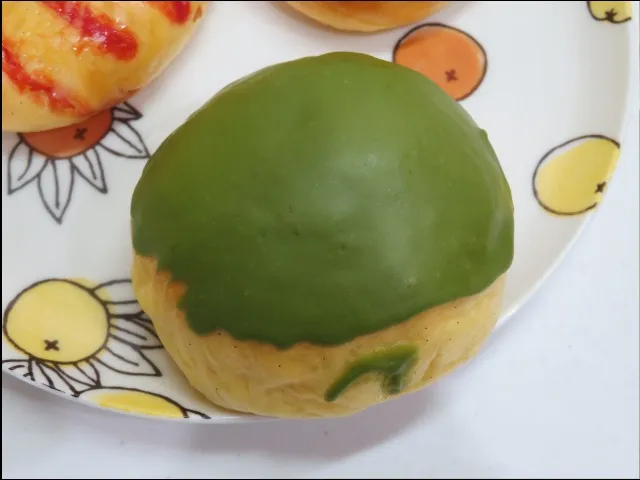 ほぼたまご ピスタチオクリームパン(幸せの黄色いたまご食パン)
