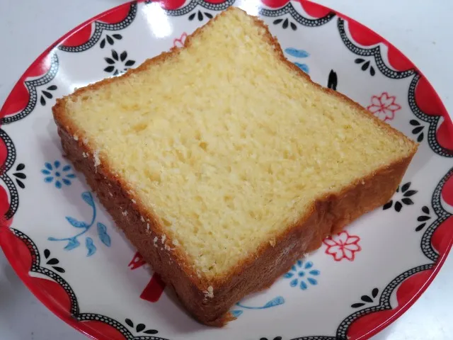 朝から幸せな気分になれる黄色いたまご食パン(幸せの黄色いたまご食パン)