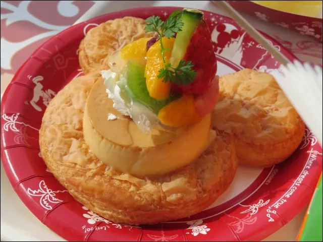 プリンとフルーツのデニッシュ(スウィートハート・カフェ)