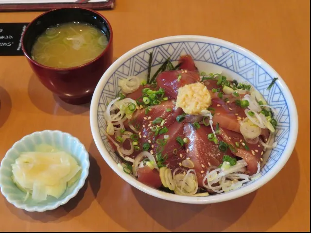 とろかつおづけ丼 セット（築地玉寿司）