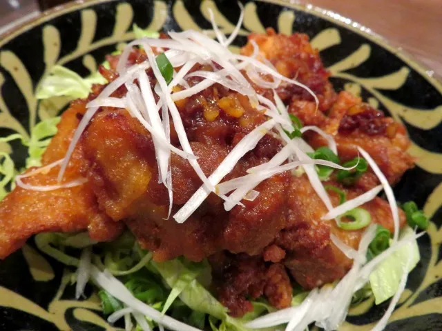 島ラー油の唐揚げ丼 アップ（海人酒房）