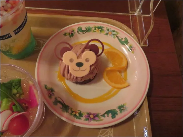 オレンジとミルクチョコクリームのモンブラン仕立て(カフェ・ポルトフィーノ)