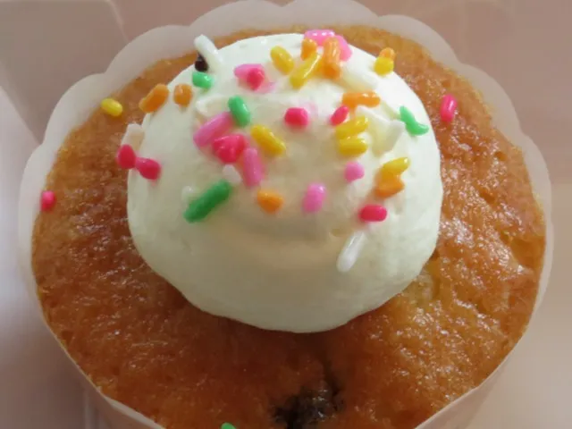 チョコチップバナナマフィン 上面（トゥモローランド・テラス）