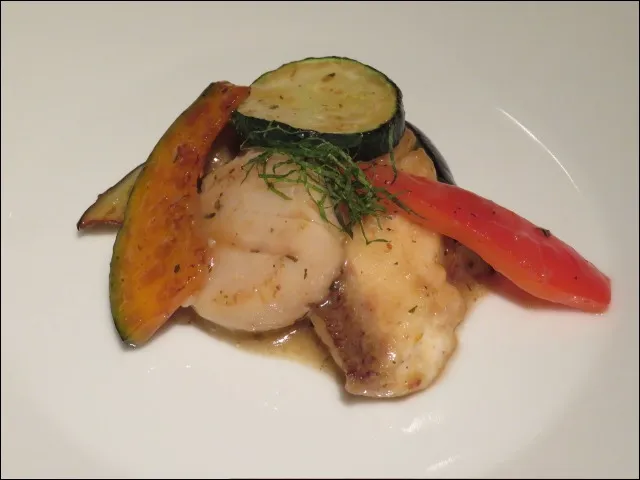 帆立貝と鯛の炒め 梅ソース 鯛側（シルクロードガーデン）
