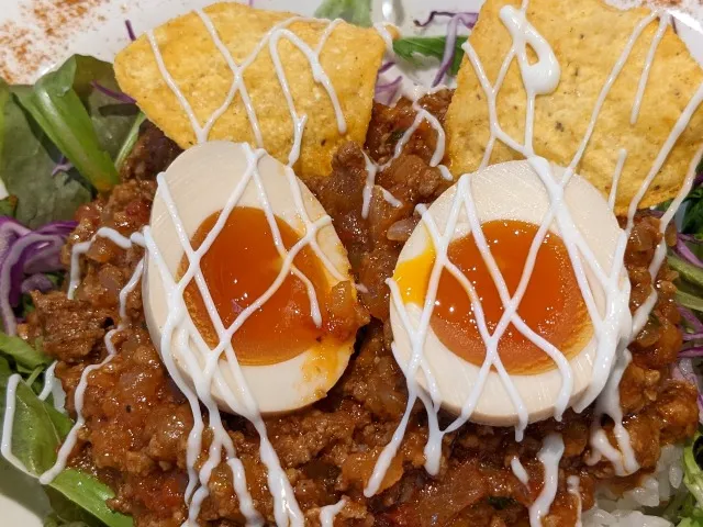 自家製スロッピージョーのタコライス アップ(ロティズ・ハウス)