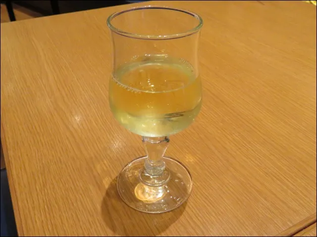 グラスワイン(白)(Mare Cucina)